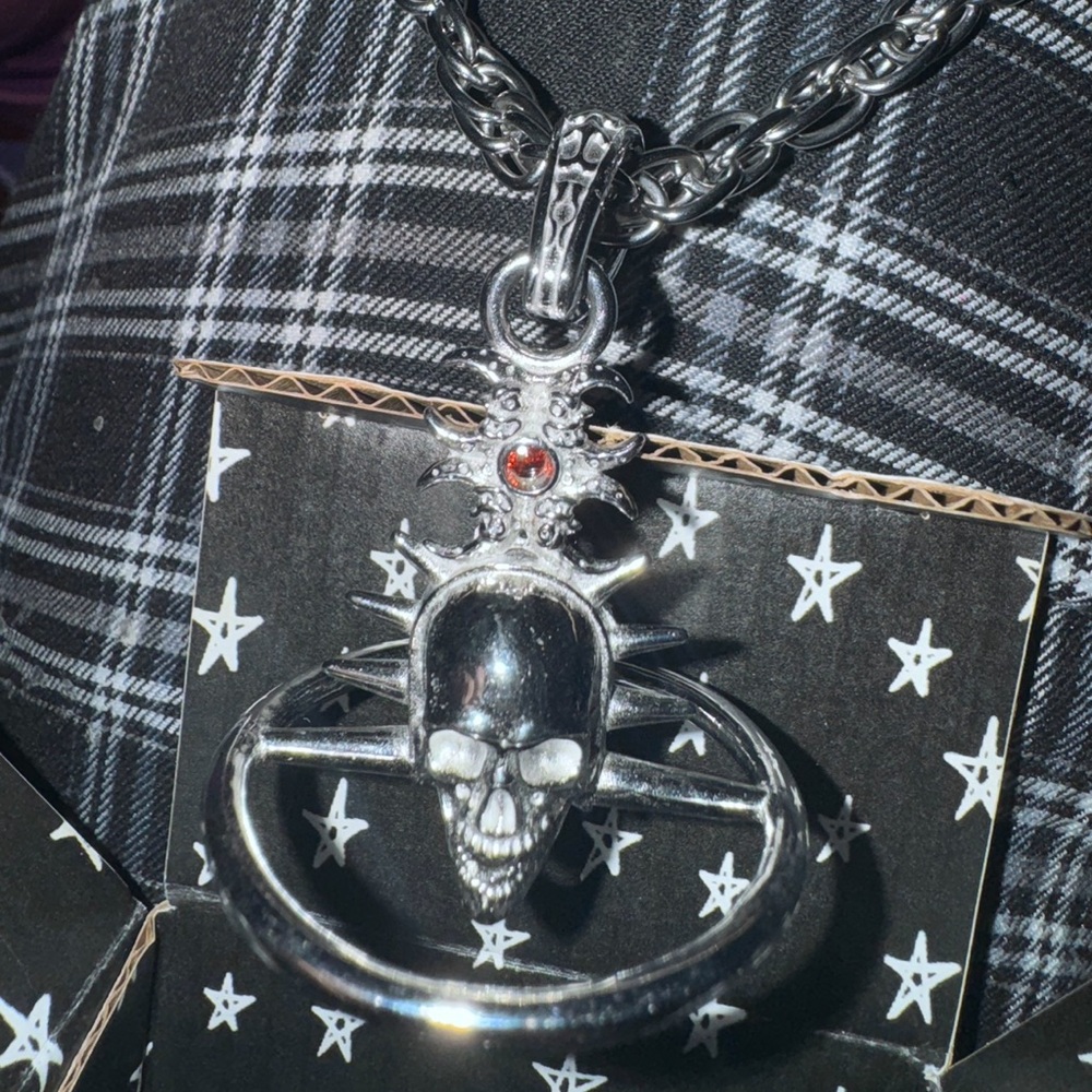 Brand new hard jewelry pendant XL